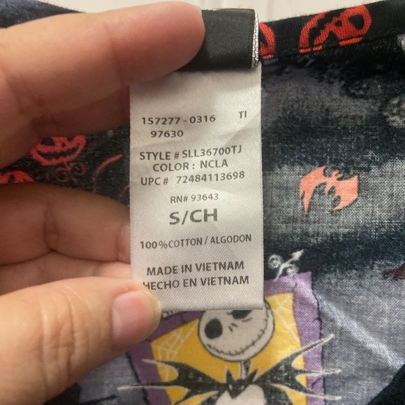 Disney Tim Burton's The nightmare before Christmas Halloween scrub top sz Small - Picture 5 of 5